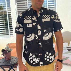 Almond brand new mens Hawaiian shirt